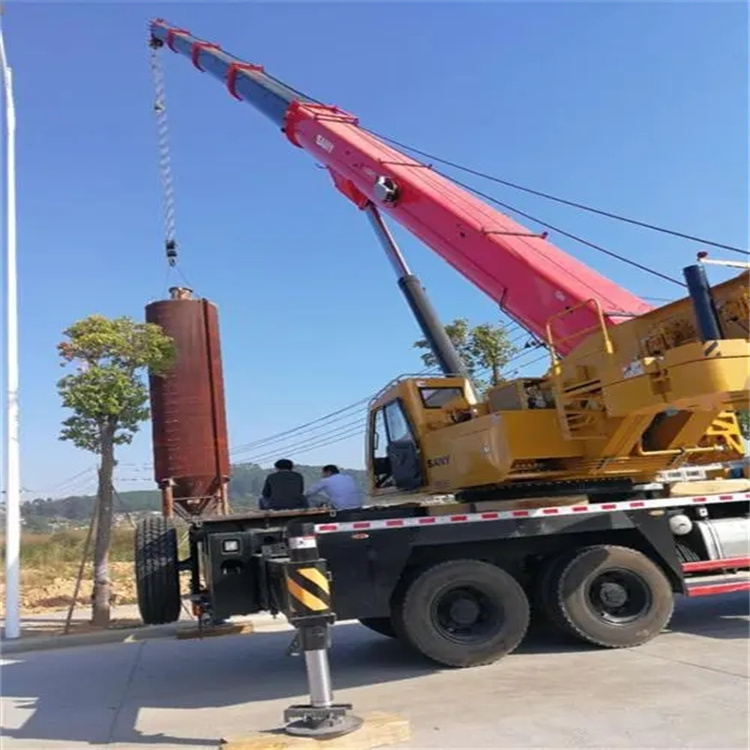 松溪县吊车租赁作业时的保养和维护