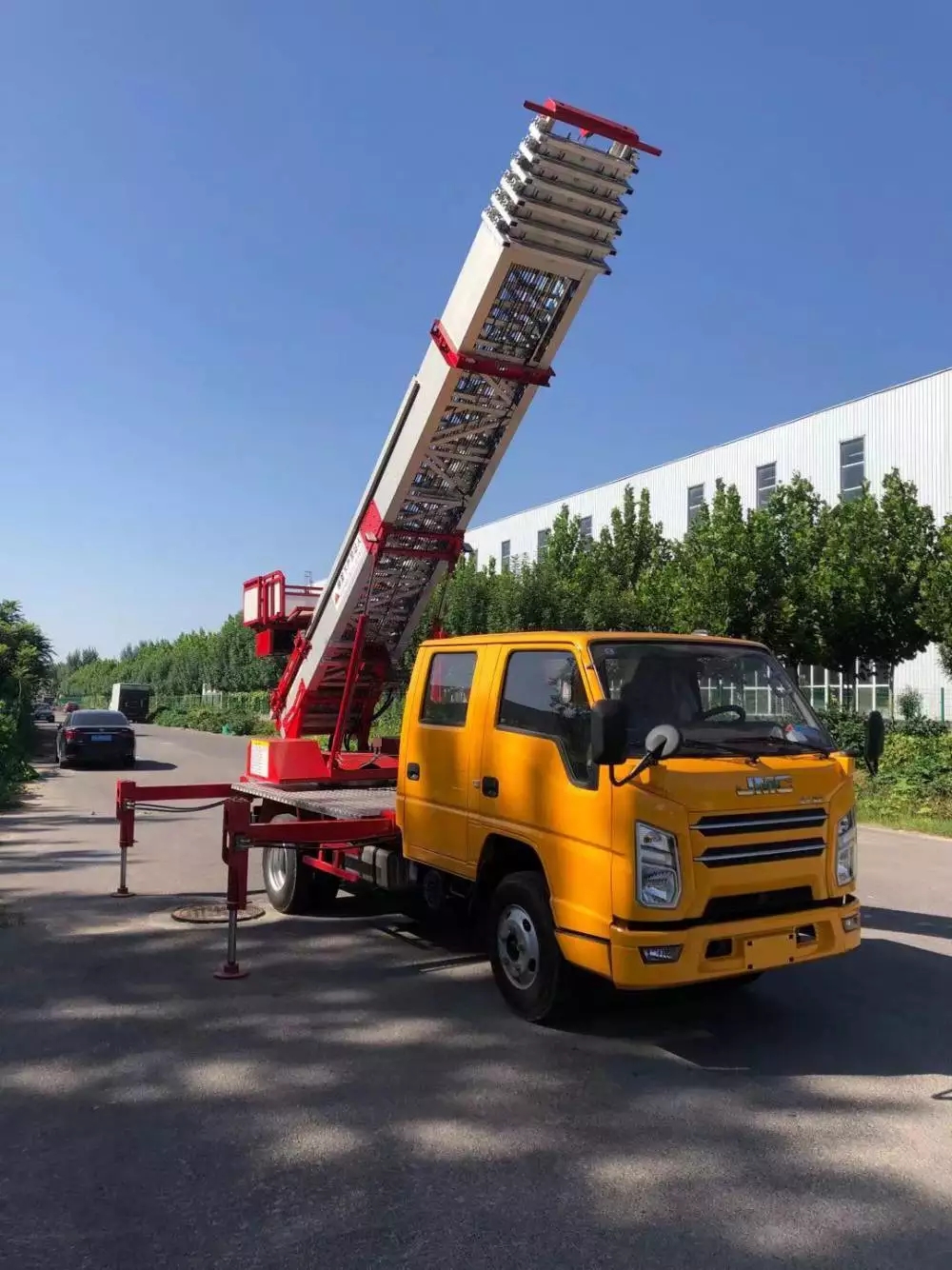 松溪县附近的云梯车出租服务：轻松解决高空作业需求