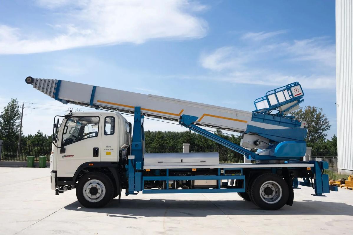 松溪县云梯上料车租赁费用